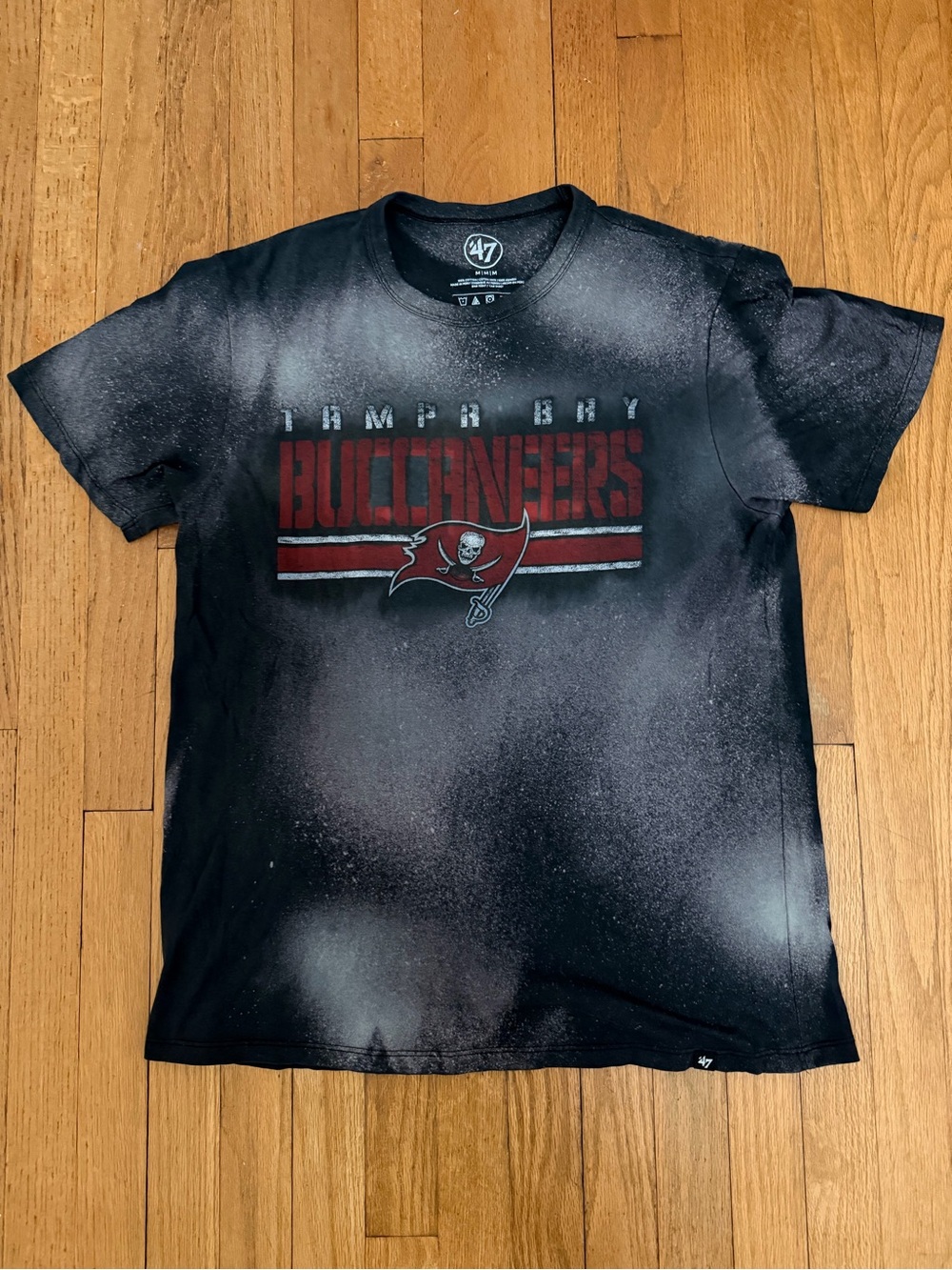 47 Tampa Bay Buccaneers Black Graphic T-Shirt - Size M